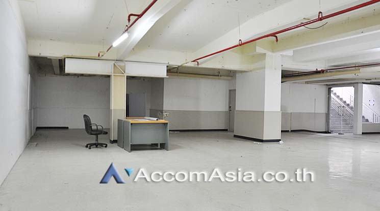  1  Retail / Showroom For Rent in Silom ,Bangkok BTS Chong Nonsi at Paso Tower AA15410